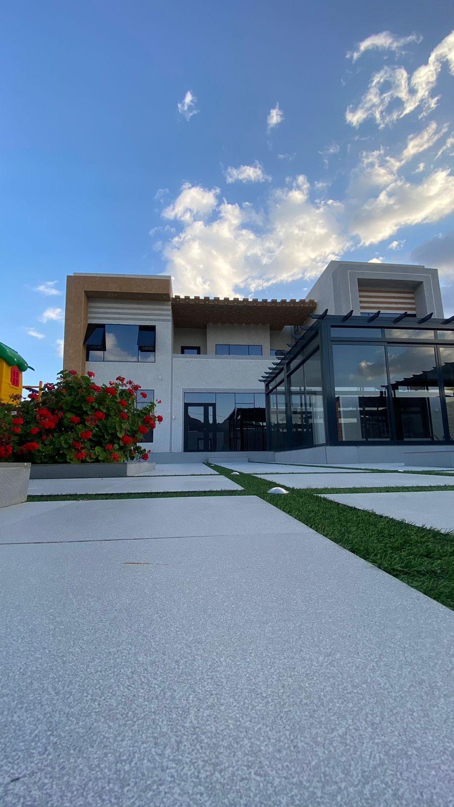 ماذا تحزم لرحلة الجبل الأخضر — ملابس ومعدات ونصائح